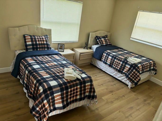 Furnished shared bedroom in a home in the Ready Rooms network