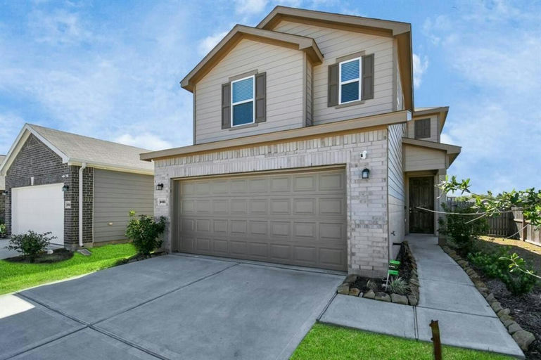 Photo 4 of 10 - Private & Shared Housing in South Central Houston, TX 77048