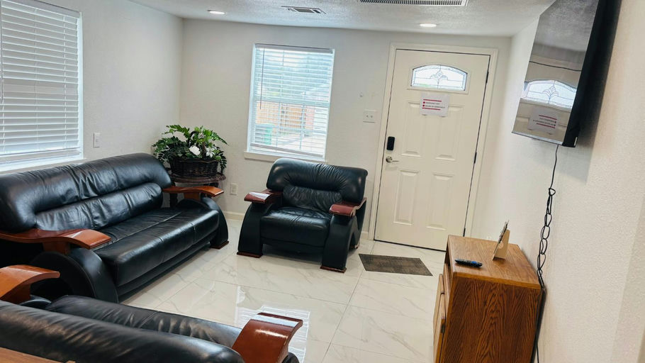 Photo 1 of 9 - Shared Housing in North Houston, TX 77022