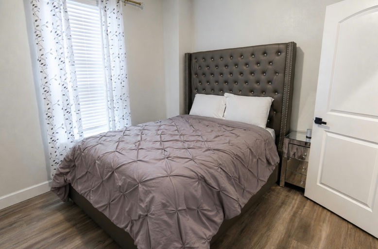 Photo 7 of 10 - Private Room Housing in South Central Houston, TX 77051