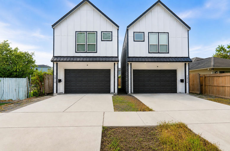 Photo 1 of 10 - Private Room Housing in South Central Houston, TX 77051