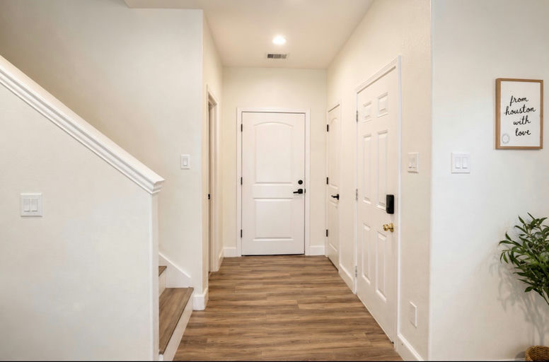 Photo 2 of 10 - Private Room Housing in South Central Houston, TX 77051