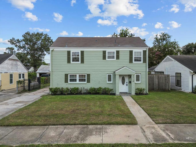 Photo 4 of 10 - Private & Shared Housing in Central Houston, TX 77004