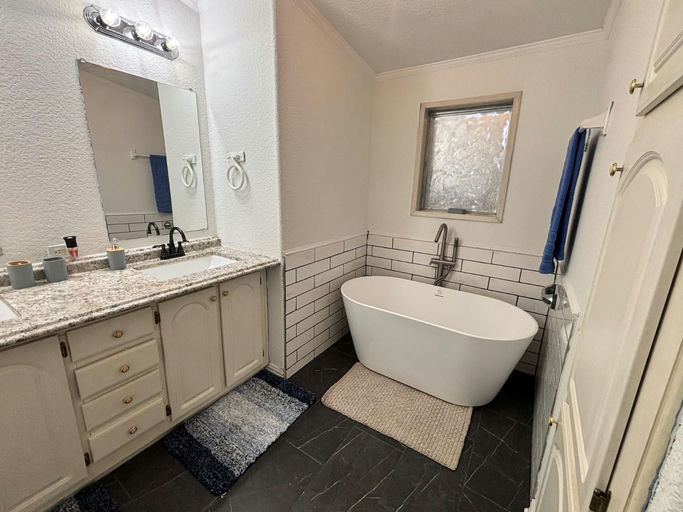 Photo 3 of 7 - Private & Shared Housing in Tomball, TX 77375