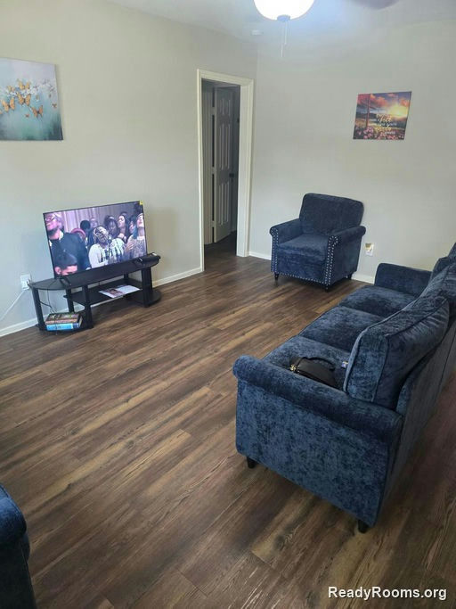 Photo 2 of 2 - Housing in South Central Houston, TX 77033