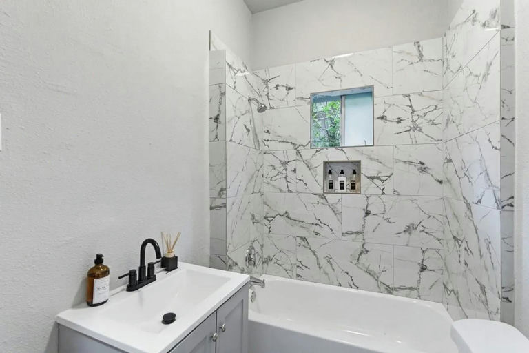 Photo 5 of 8 - Private & Shared Housing in Central San Antonio, TX 78204