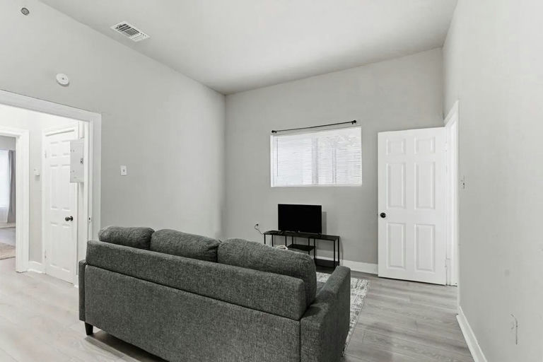 Photo 7 of 8 - Private & Shared Housing in Central San Antonio, TX 78204