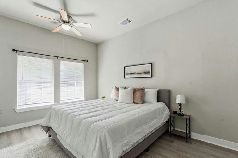 Photo 1 of 8 - Private & Shared Housing in Central San Antonio, TX 78204