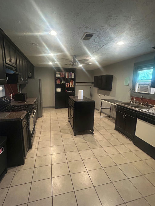 Photo 2 of 5 - Private & Shared Housing in New Caney, TX 77357