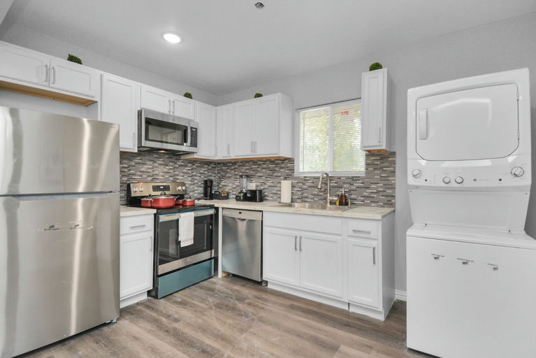 Photo 9 of 10 - Housing in Central Houston, TX 77009