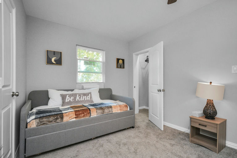 Photo 7 of 10 - Housing in Central Houston, TX 77009