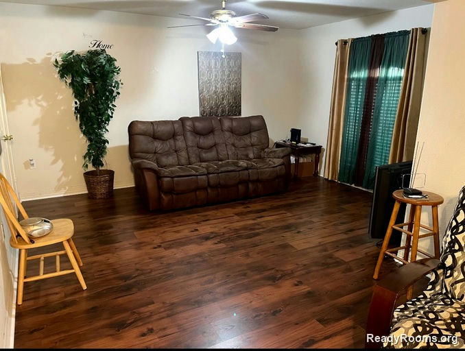 Photo 1 of 2 - Housing in Northeast Houston, TX 77016