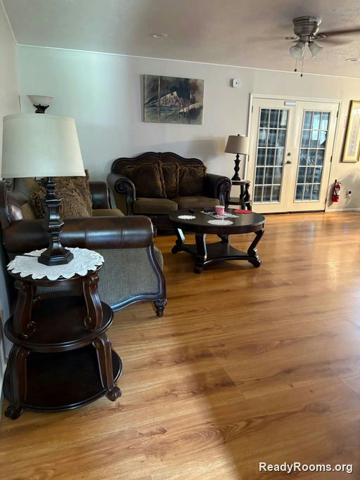Photo 2 of 4 - Housing in South Central Houston, TX 77047