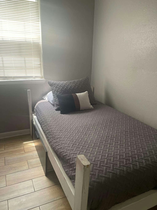 Photo 4 of 5: Private & Shared Housing in North Houston, TX 77039
