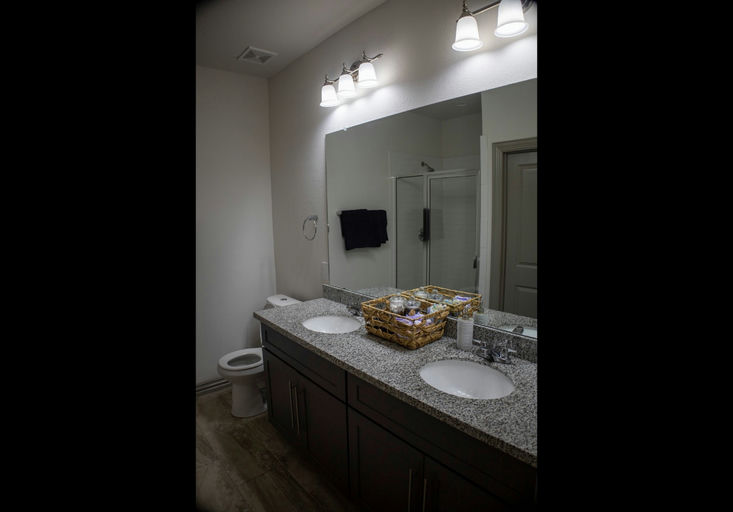 Photo 3 of 7 - Private Room Housing in South Central Houston, TX 77051