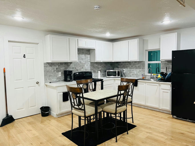 Photo 2 of 6 - Private & Shared Housing in South Dallas, TX 75210