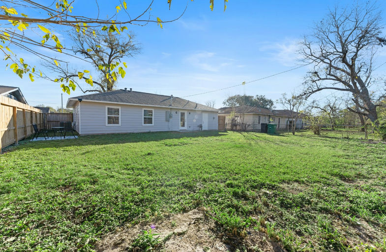 Photo 8 of 9 - Private & Shared Housing in South Central Houston, TX 77033