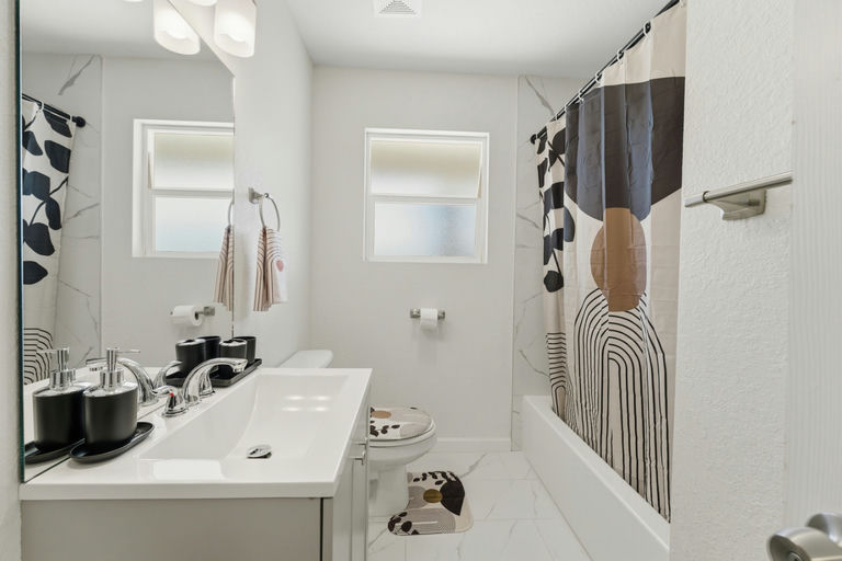 Photo 6 of 9 - Private & Shared Housing in South Central Houston, TX 77033