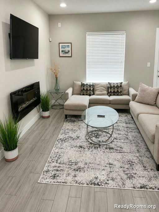 Photo 4 of 6 - Housing in South Central Houston, TX 77051