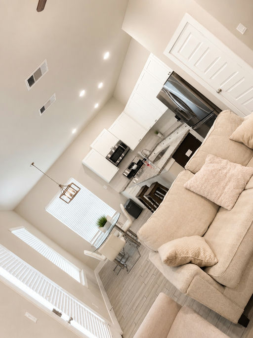 Photo 6 of 6 - Housing in South Central Houston, TX 77051