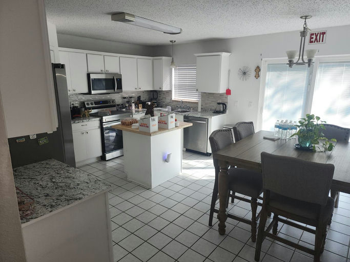 Photo 2 of 4 - Private Room Housing in East Dallas, TX 75227