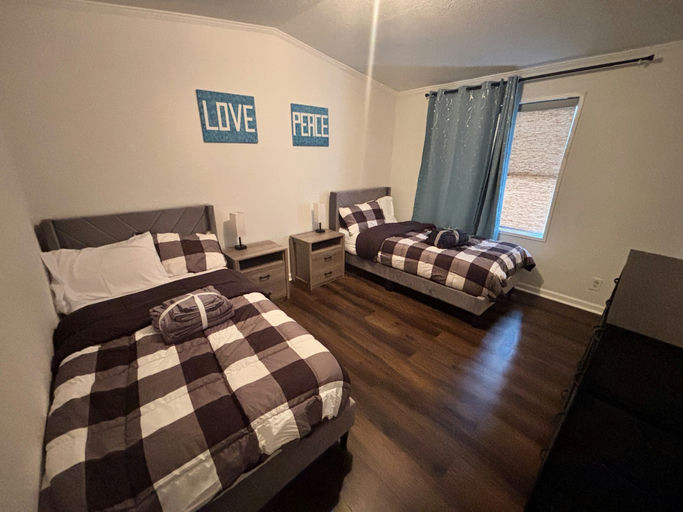 Photo 3 of 3 - Private & Shared Housing in Tomball, TX 77375