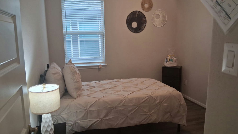 Photo 4 of 6 - Private & Shared Housing in Tomball, TX 77375