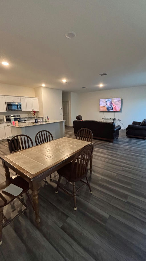 Photo 2 of 3 - Private & Shared Housing in Southwest San Antonio, TX 78252
