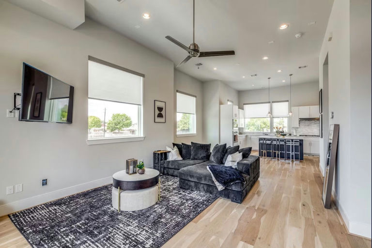 Photo 3 of 10 - Private & Shared Housing in South Central Houston, TX 77051