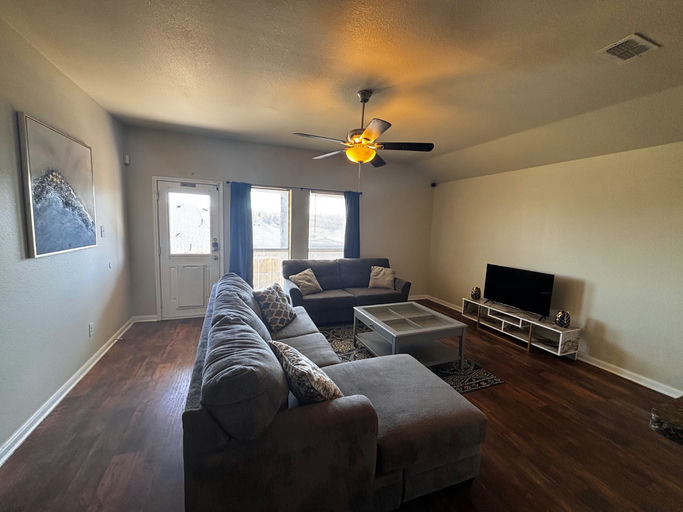 Photo 1 of 3 - Private & Shared Housing in Southeast Fort Worth, TX 76119