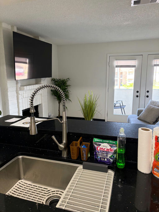 Photo 4 of 6 - Private Room Housing in Humble, TX 77338
